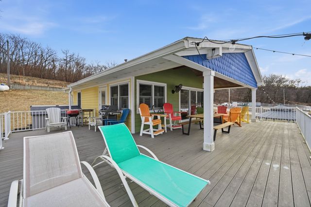 8314 Lakeshore Drive, Dexter, IA 50070