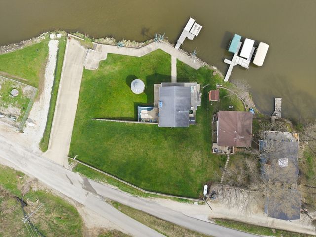 8314 Lakeshore Drive, Dexter, IA 50070