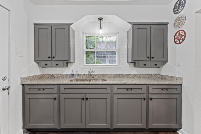 2225 Maple Avenue, Waco, TX 76707