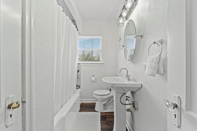 2225 Maple Avenue, Waco, TX 76707