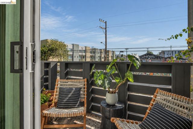 2229 Myrtle ST, Oakland, CA 94607