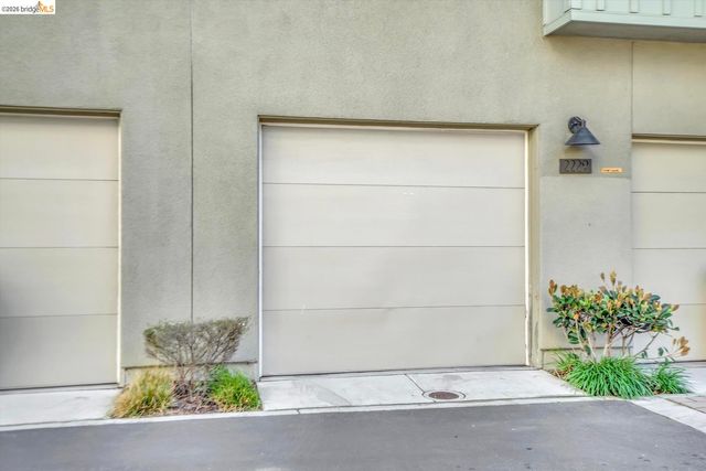 2229 Myrtle ST, Oakland, CA 94607
