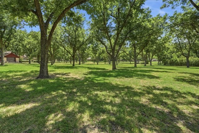 7405 Fox Fire Court, Granbury, TX 76049