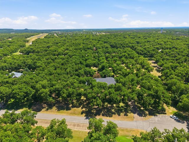7405 Fox Fire Court, Granbury, TX 76049