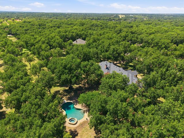 7405 Fox Fire Court, Granbury, TX 76049