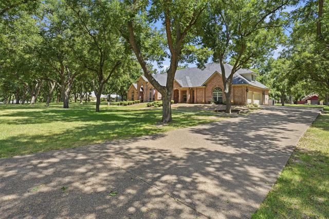 7405 Fox Fire Court, Granbury, TX 76049
