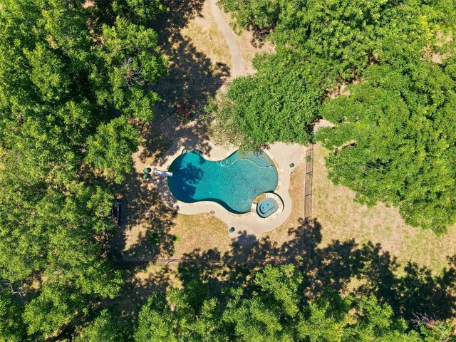 7405 Fox Fire Court, Granbury, TX 76049