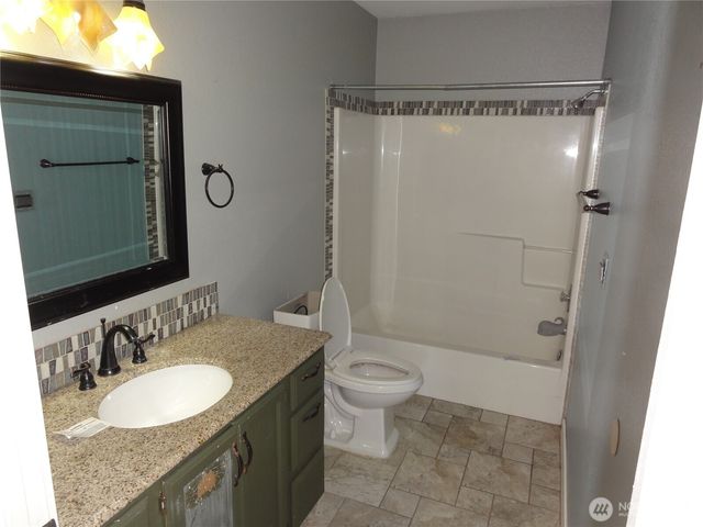 110 E Canyon View Road, Belfair, WA 98528