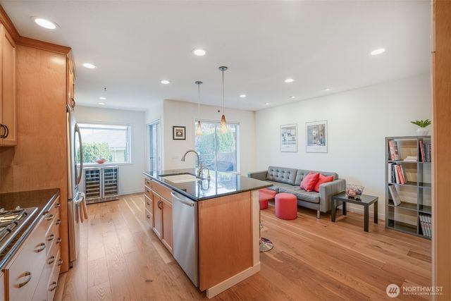 10108 NE 63rd Street, Kirkland, WA 98033