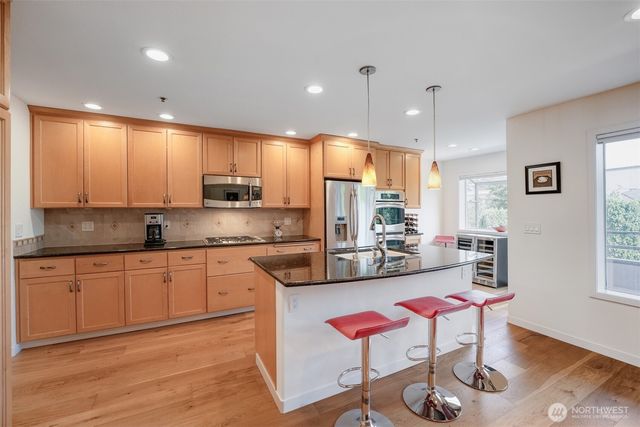10108 NE 63rd Street, Kirkland, WA 98033
