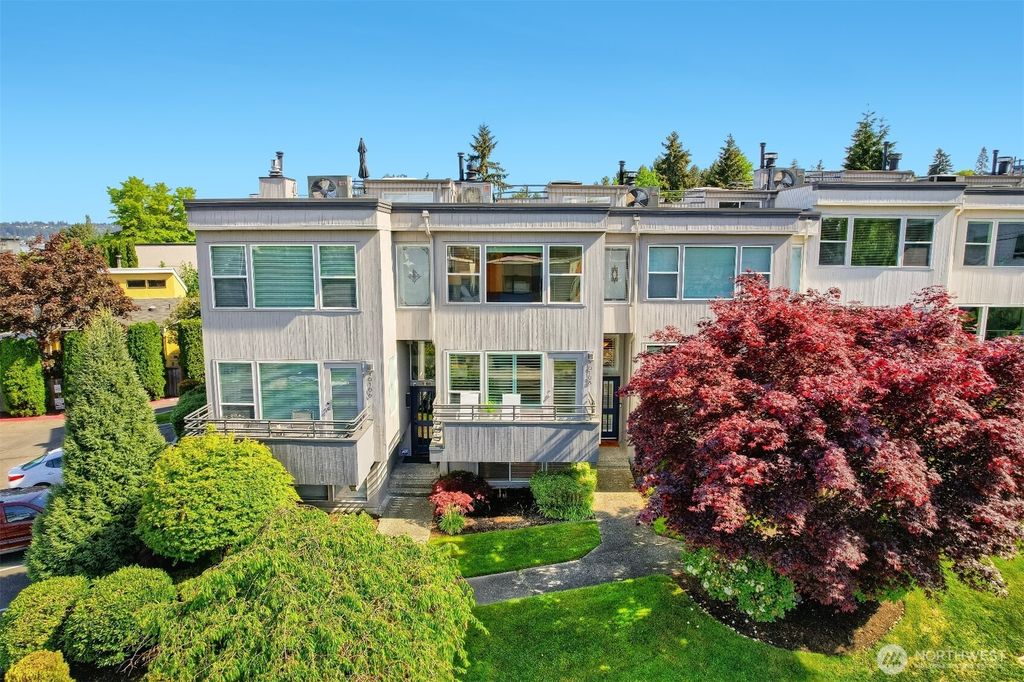 10108 NE 63rd Street, Kirkland, WA 98033