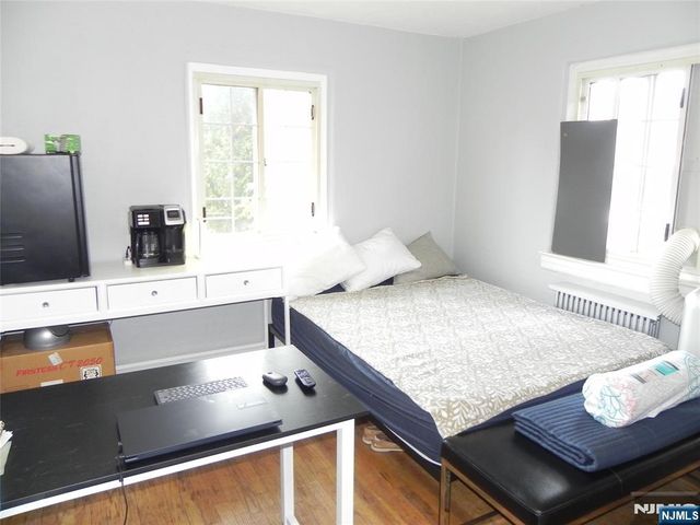 7 Lakeview Avenue, Little Ferry, NJ 07643
