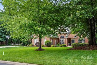 10501 Olde Irongate Lane, Mint Hill, NC 28227