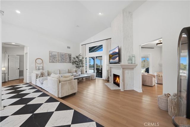 41110 Los Ranchos Cir, Temecula, CA 92592