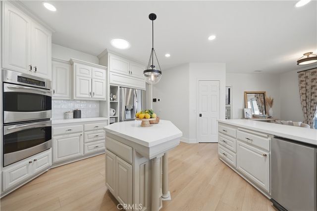 41110 Los Ranchos Cir, Temecula, CA 92592