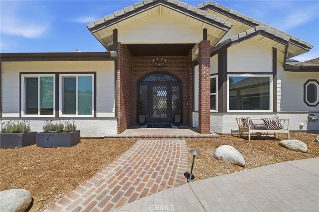 41110 Los Ranchos Cir, Temecula, CA 92592