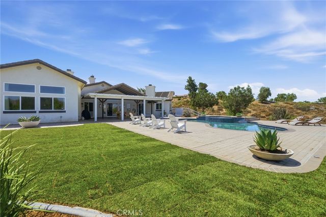 41110 Los Ranchos Cir, Temecula, CA 92592