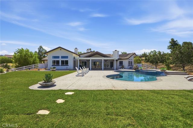 41110 Los Ranchos Cir, Temecula, CA 92592