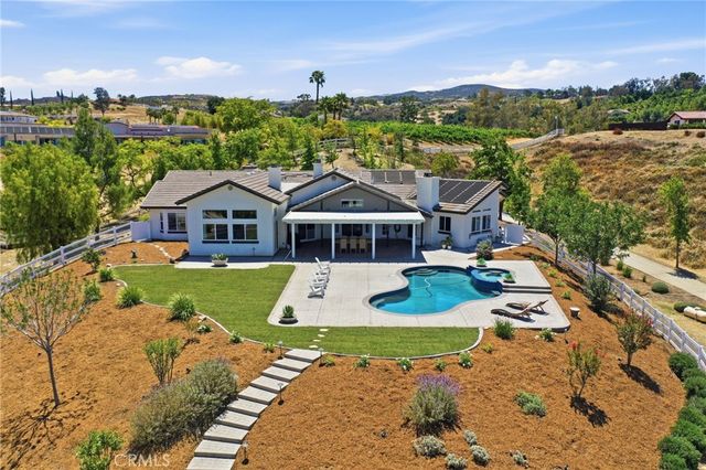 41110 Los Ranchos Cir, Temecula, CA 92592