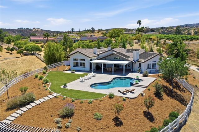 41110 Los Ranchos Cir, Temecula, CA 92592