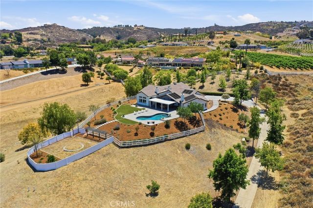 41110 Los Ranchos Cir, Temecula, CA 92592