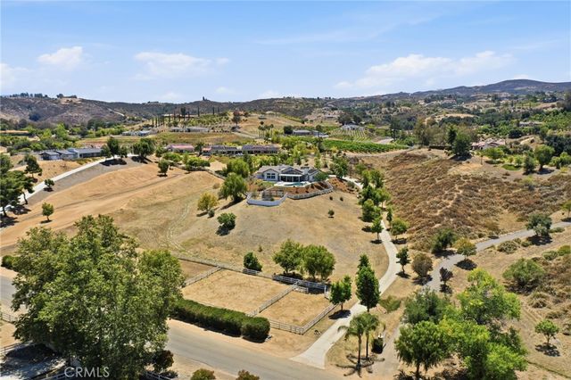 41110 Los Ranchos Cir, Temecula, CA 92592