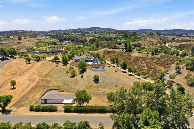 41110 Los Ranchos Cir, Temecula, CA 92592