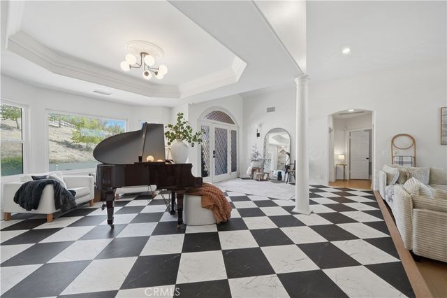 41110 Los Ranchos Cir, Temecula, CA 92592