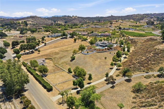 41110 Los Ranchos Cir, Temecula, CA 92592