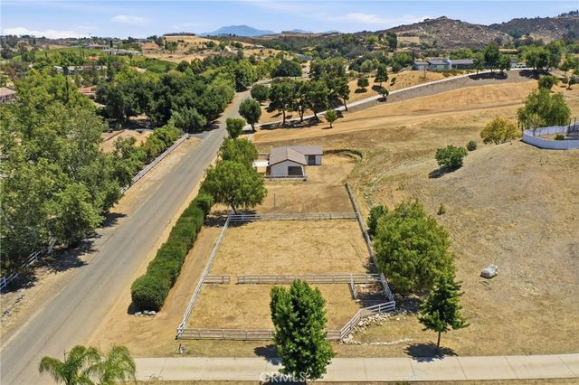 41110 Los Ranchos Cir, Temecula, CA 92592
