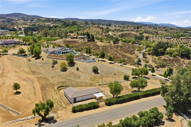 41110 Los Ranchos Cir, Temecula, CA 92592