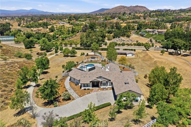 41110 Los Ranchos Cir, Temecula, CA 92592