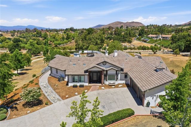 41110 Los Ranchos Cir, Temecula, CA 92592