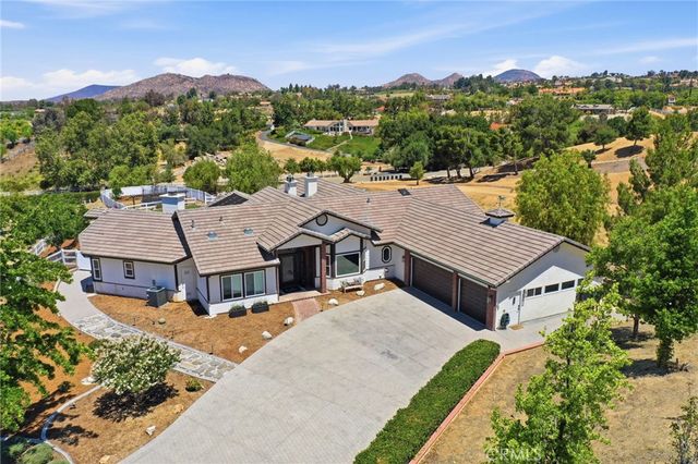 41110 Los Ranchos Cir, Temecula, CA 92592