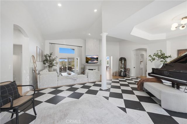41110 Los Ranchos Cir, Temecula, CA 92592