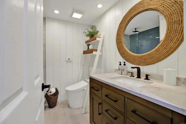 640 W Solana Circle 19, Solana Beach, CA 92075