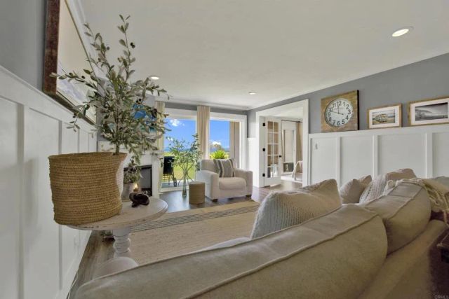 640 W Solana Circle 19, Solana Beach, CA 92075