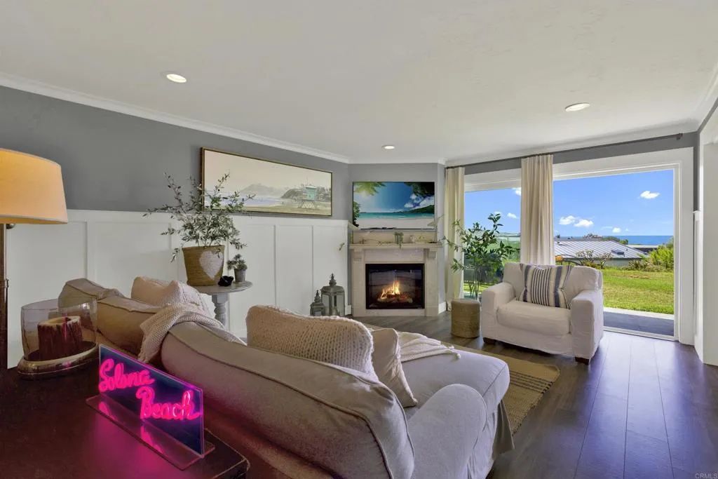 640 W Solana Circle 19, Solana Beach, CA 92075