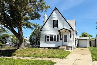 2045 MARKET Street, Erie, PA 16510