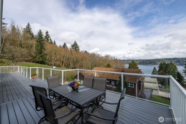 12421 6th Avenue NW, Gig Harbor, WA 98332