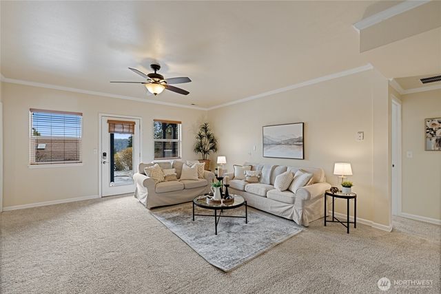 12421 6th Avenue NW, Gig Harbor, WA 98332