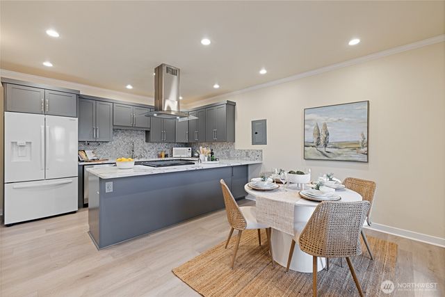 12421 6th Avenue NW, Gig Harbor, WA 98332