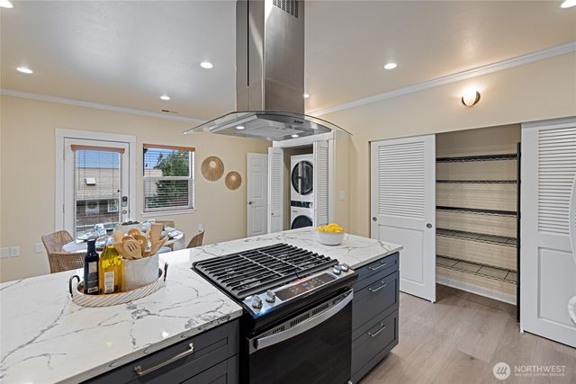 12421 6th Avenue NW, Gig Harbor, WA 98332