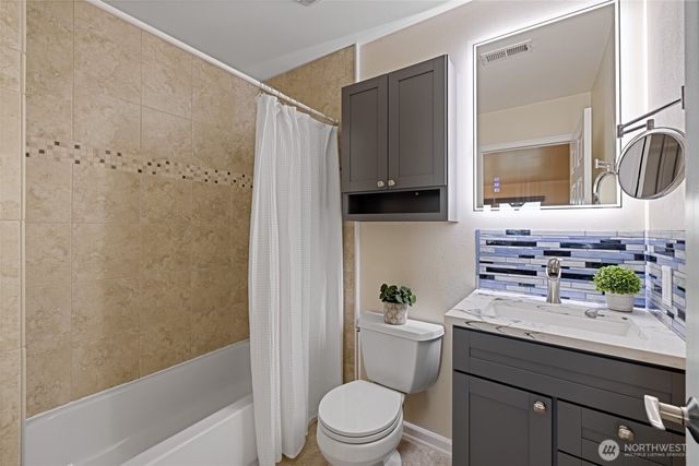 12421 6th Avenue NW, Gig Harbor, WA 98332