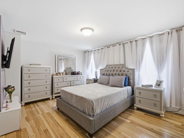 6 Wilshire Ln 6, Pelham, NH 03076