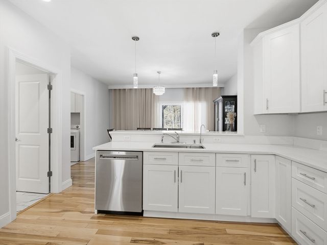 6 Wilshire Ln 6, Pelham, NH 03076