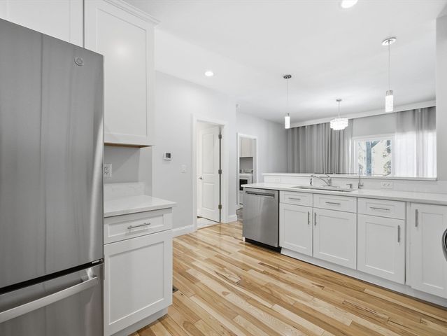 6 Wilshire Ln 6, Pelham, NH 03076