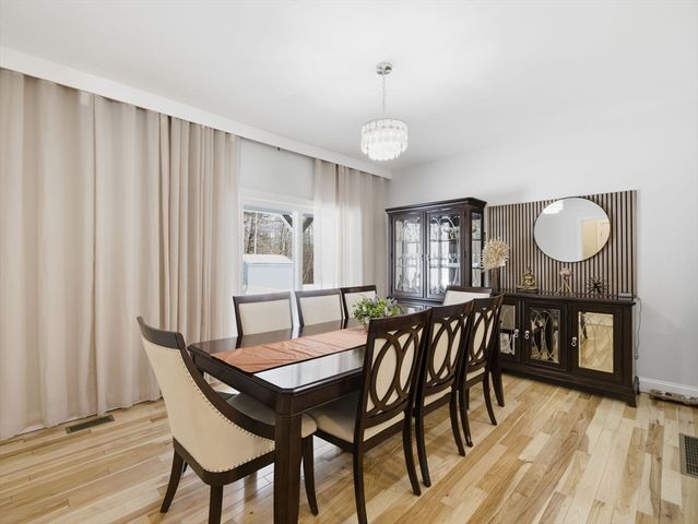 6 Wilshire Ln 6, Pelham, NH 03076