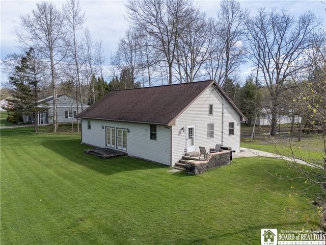 31 Hughes Street, Jamestown, NY 14701