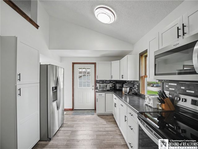 31 Hughes Street, Jamestown, NY 14701